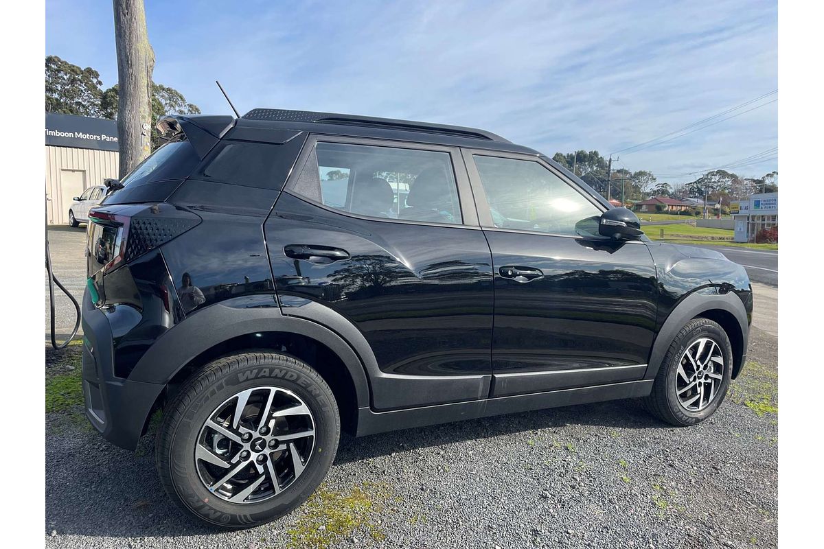 2025 Mahindra XUV 3XO AX5L