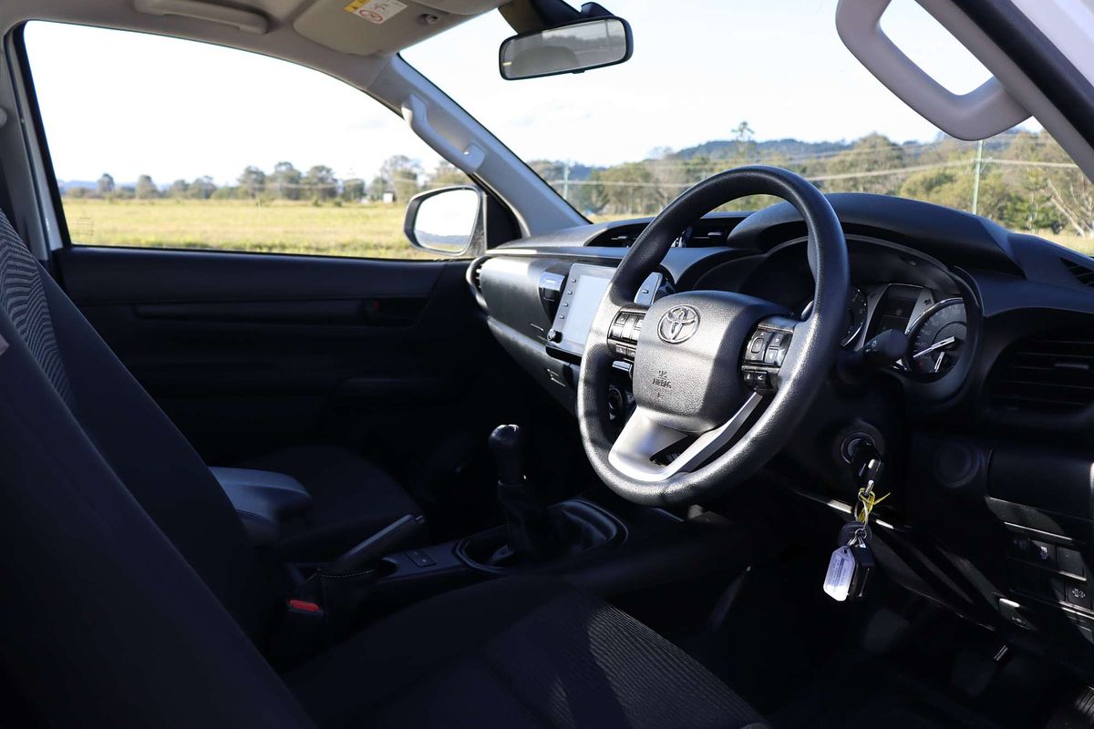 2024 Toyota Hilux SR GUN126R 4X4