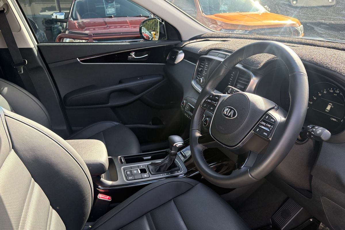 2019 Kia Sorento SLi UM