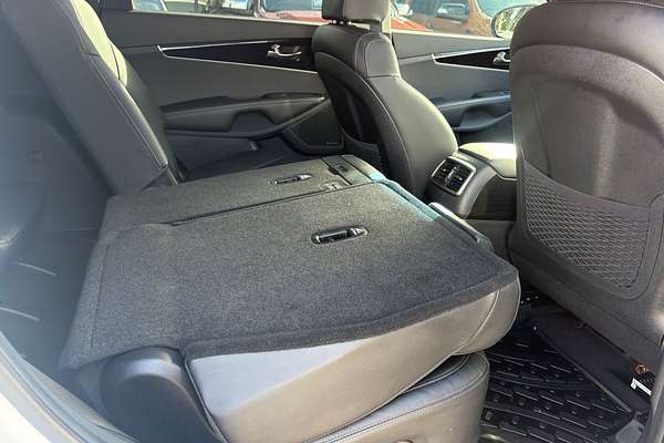 2019 Kia Sorento SLi UM