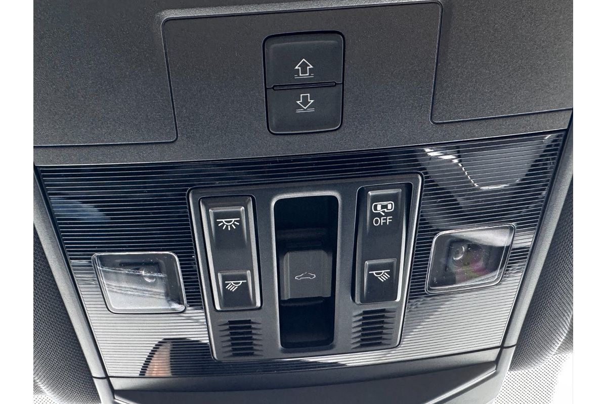 2025 Volkswagen T-Roc 140TSI R-Line D11