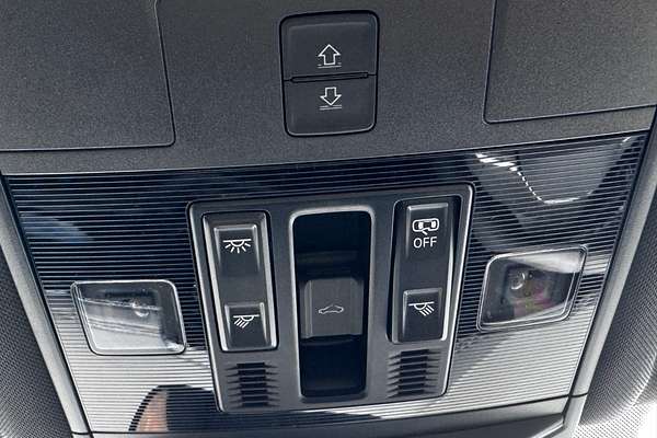 2025 Volkswagen T-Roc 140TSI R-Line D11