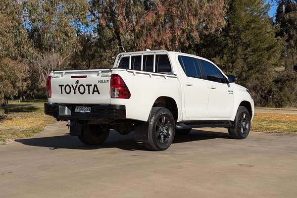 2024 Toyota Hilux SR GUN126R 4X4