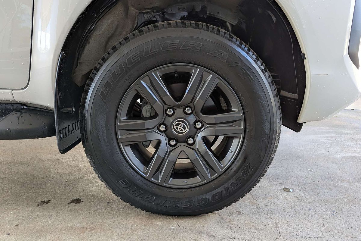 2024 Toyota Hilux SR GUN126R 4X4