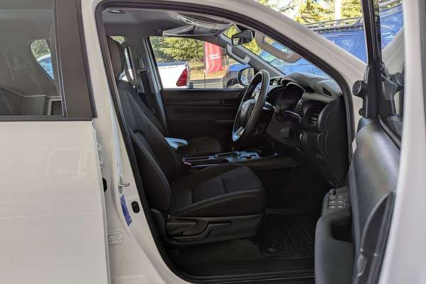 2024 Toyota Hilux SR GUN126R 4X4