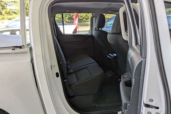 2024 Toyota Hilux SR GUN126R 4X4