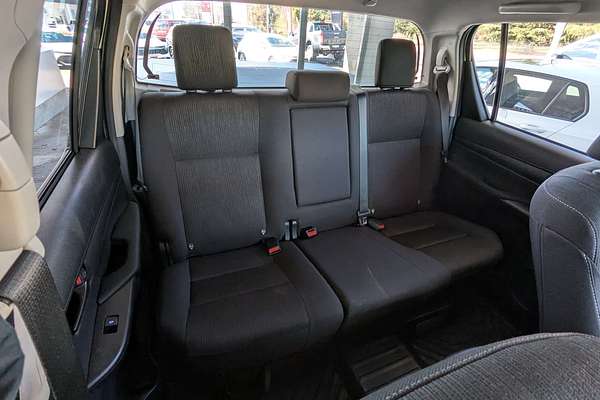 2024 Toyota Hilux SR GUN126R 4X4