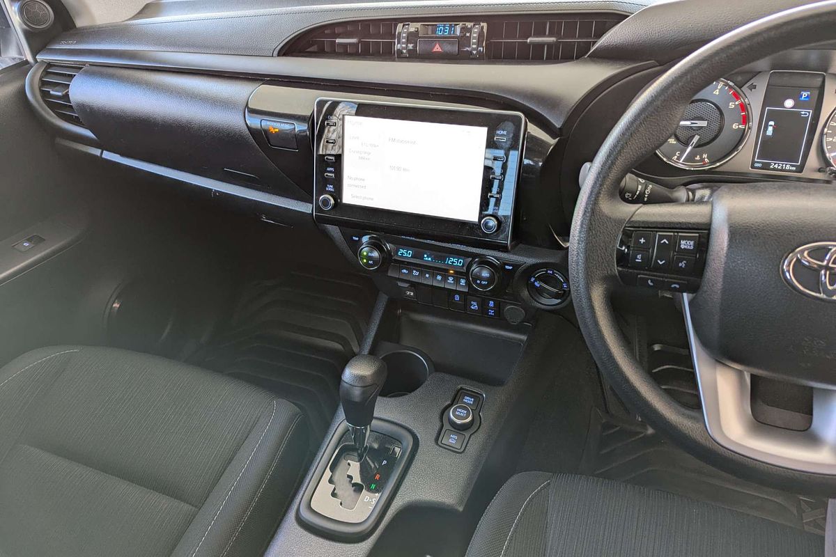 2024 Toyota Hilux SR GUN126R 4X4