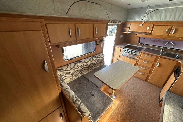 2009 Windsor RAPID POP TOP ra432
