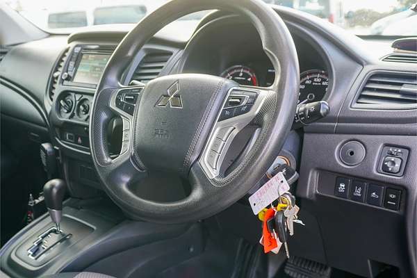 2021 Mitsubishi Triton GLX ADAS MR 4X4