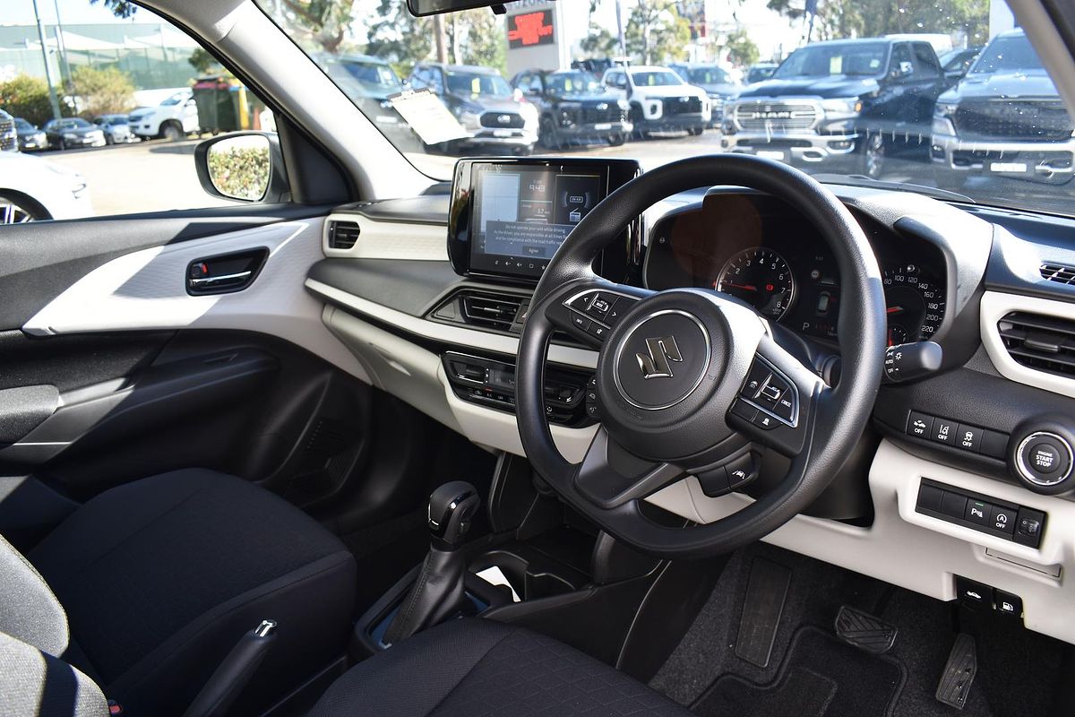 2024 Suzuki Swift Hybrid UZ