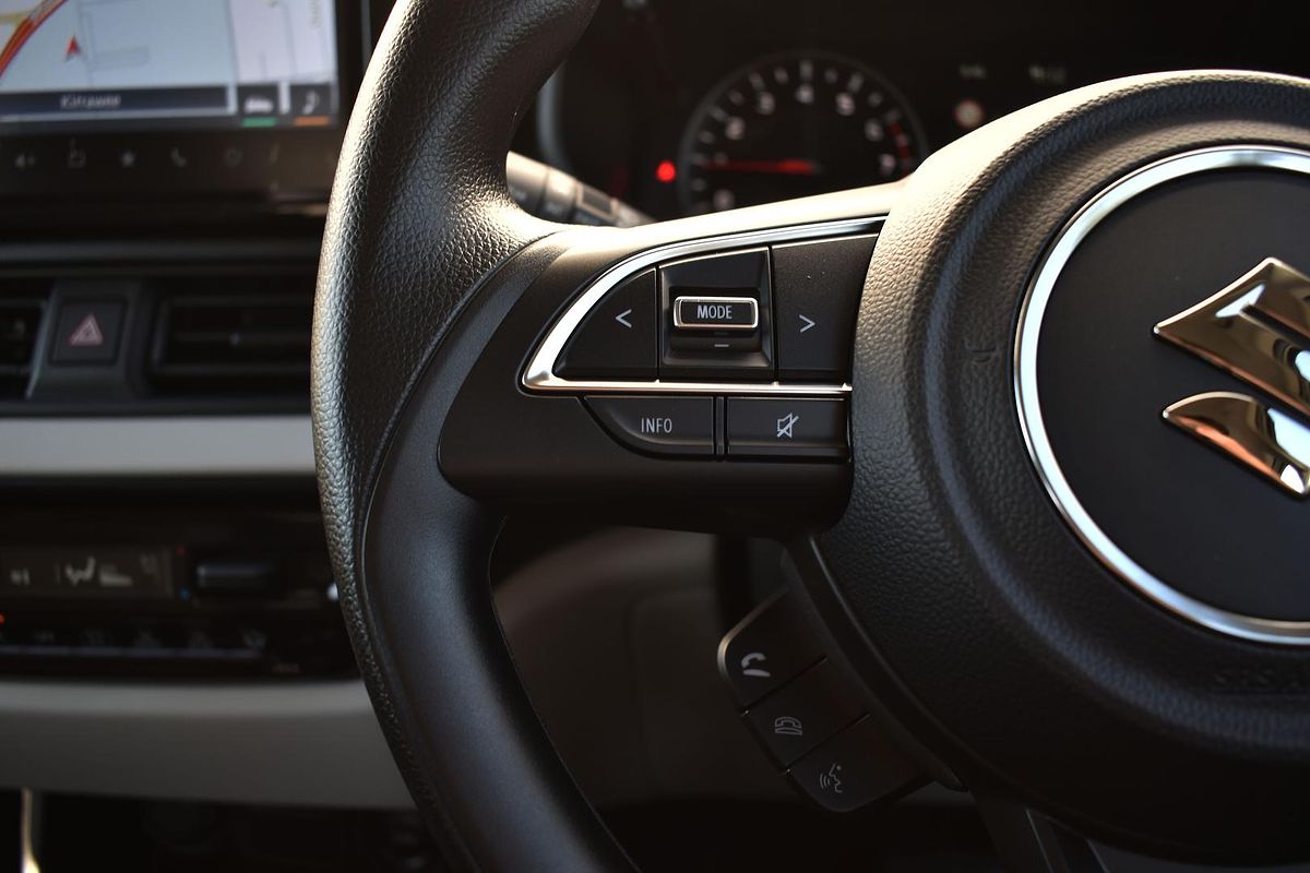 2024 Suzuki Swift Hybrid UZ