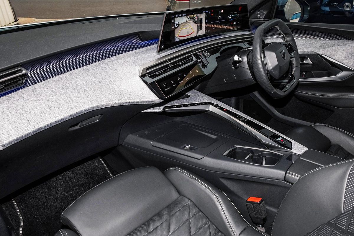2025 Peugeot 3008 GT Premium Hybrid P64