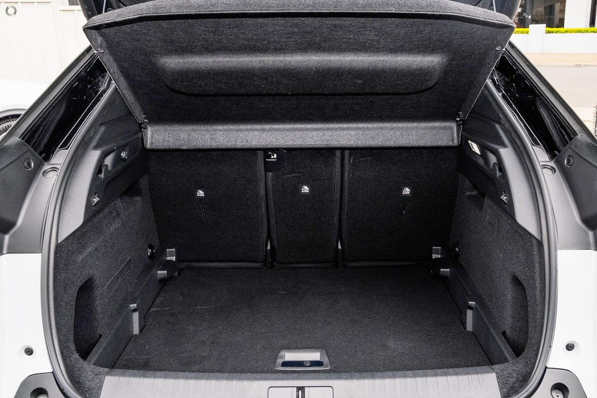 2025 Peugeot 3008 GT Premium Hybrid P64