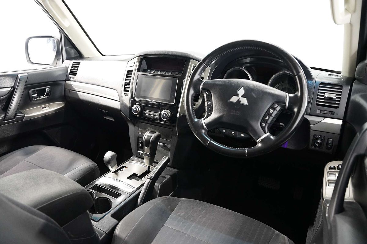 2018 Mitsubishi Pajero GLX NX