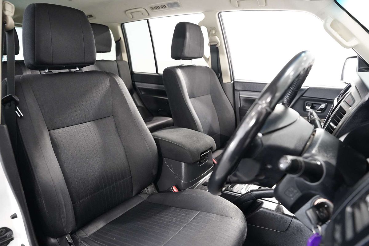 2018 Mitsubishi Pajero GLX NX