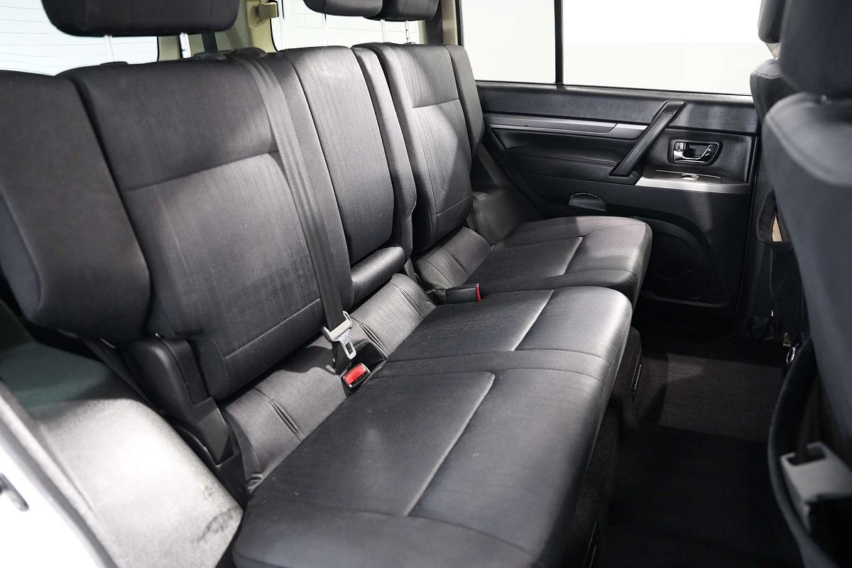2018 Mitsubishi Pajero GLX NX