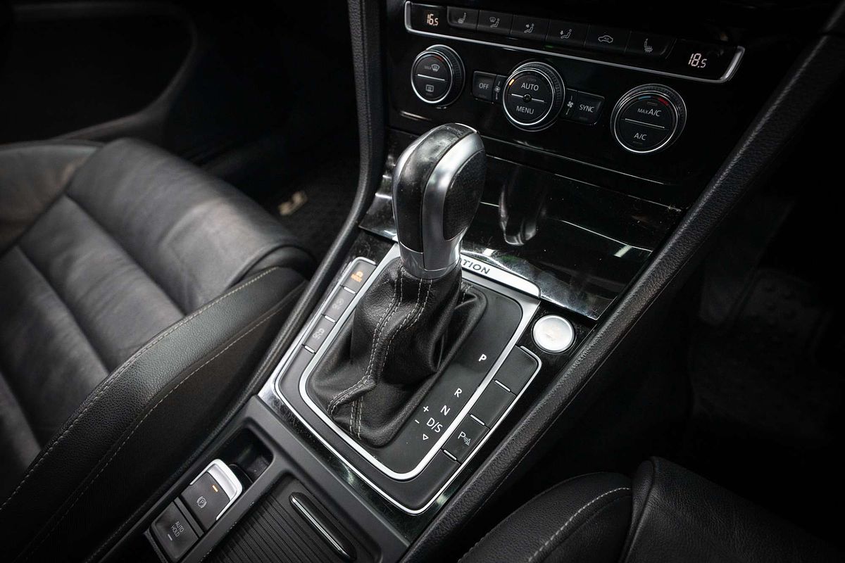 2016 Volkswagen Golf R 7