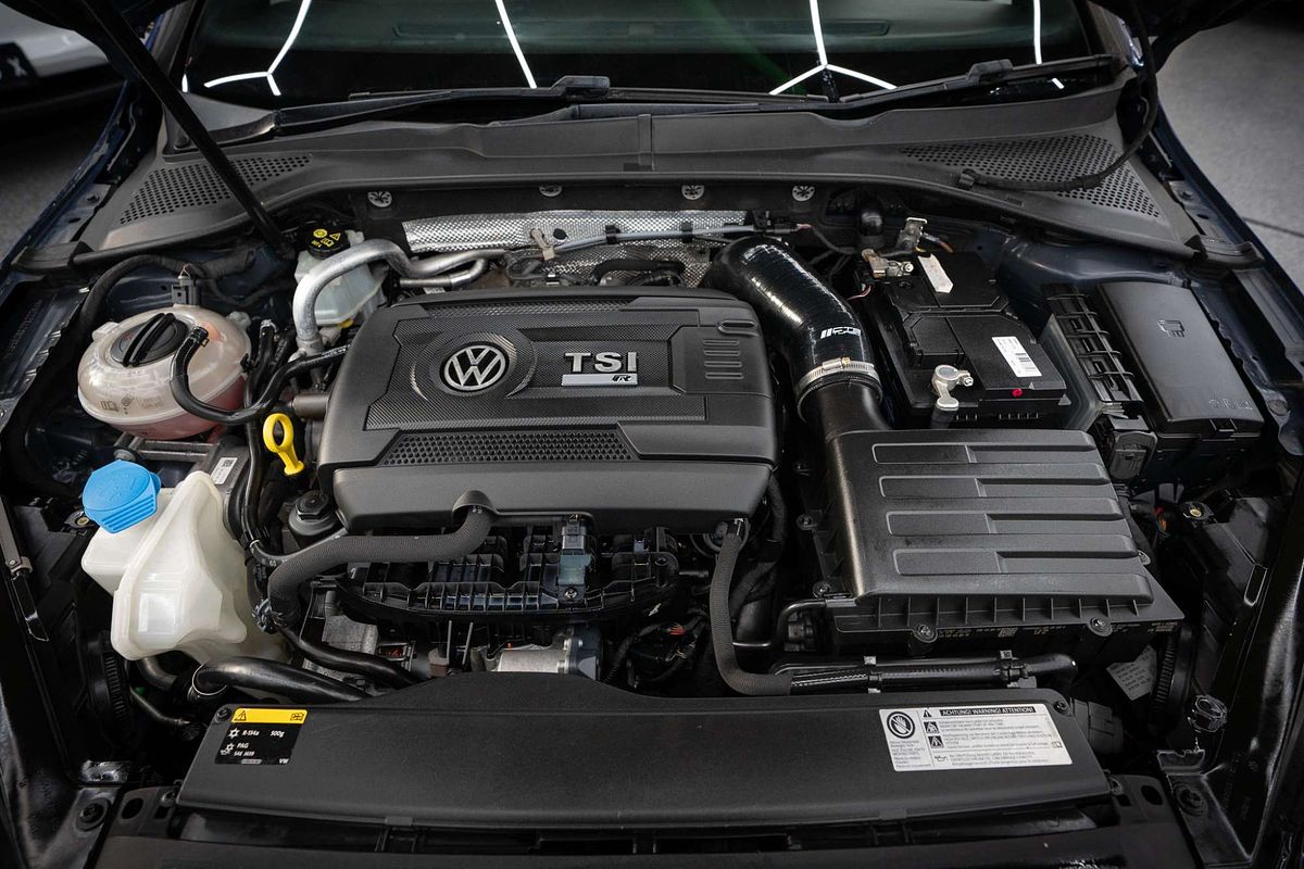 2016 Volkswagen Golf R 7