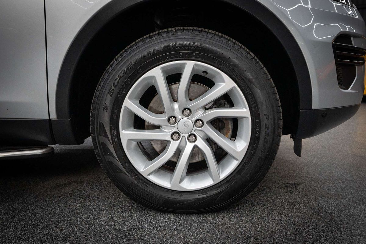 2017 Land Rover Discovery Sport TD4 180 SE L550