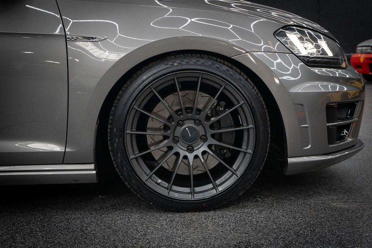 2015 Volkswagen Golf R 7