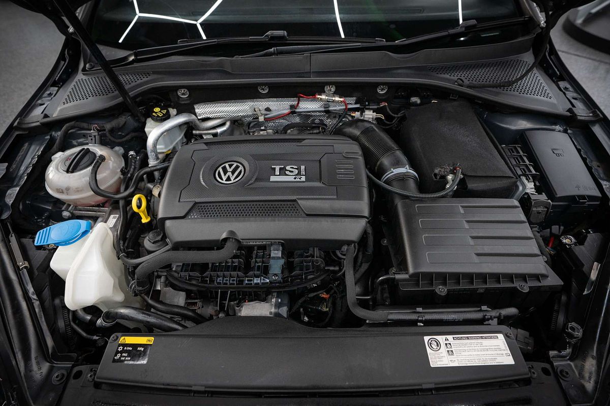 2015 Volkswagen Golf R 7