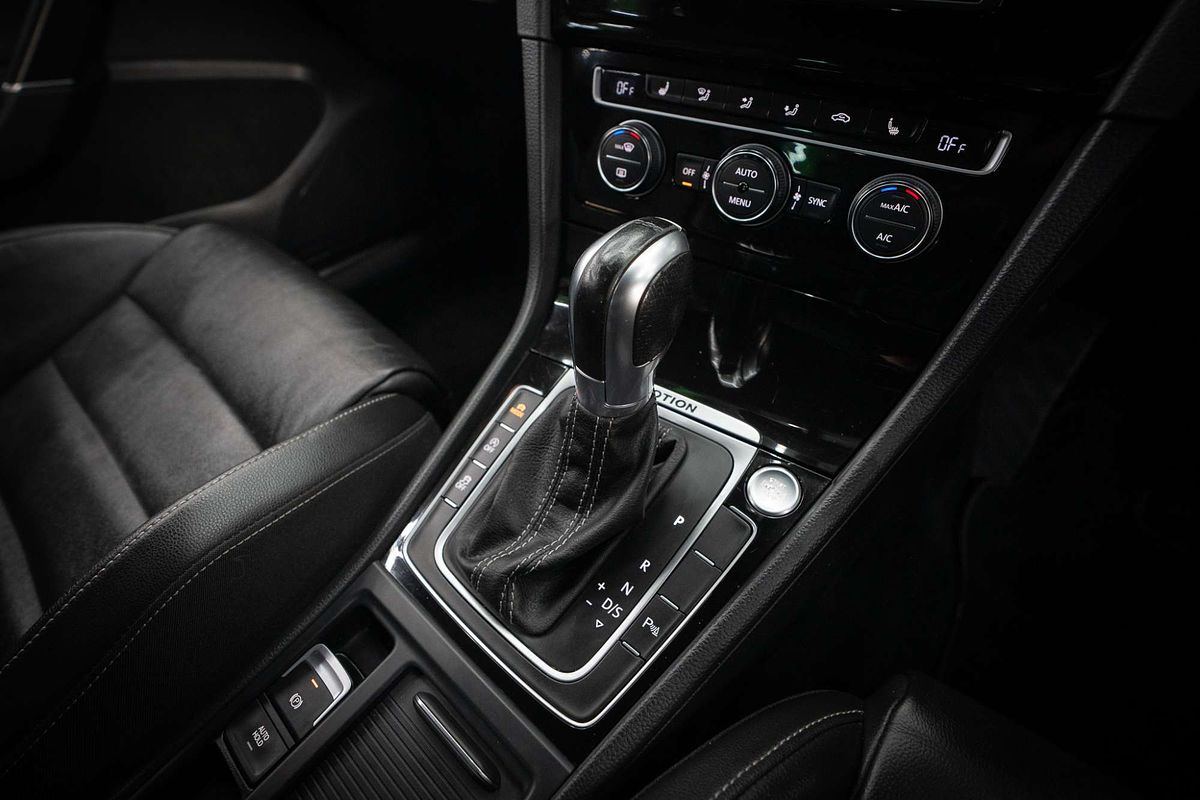 2015 Volkswagen Golf R 7