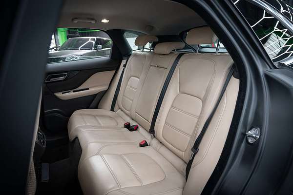 2017 Jaguar F-PACE 20d Prestige X761
