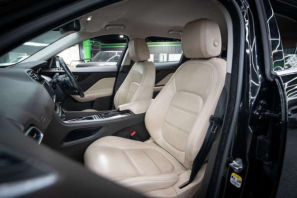 2017 Jaguar F-PACE 20d Prestige X761