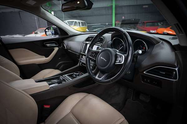 2017 Jaguar F-PACE 20d Prestige X761