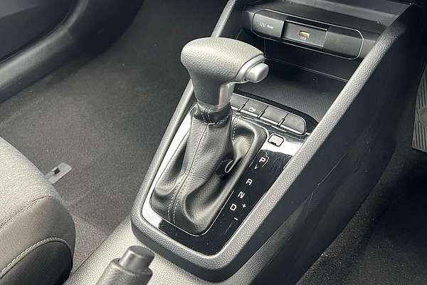 2022 Kia Stonic S YB