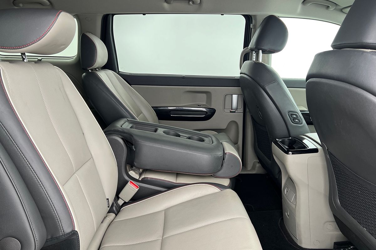 2018 Kia Carnival Platinum YP