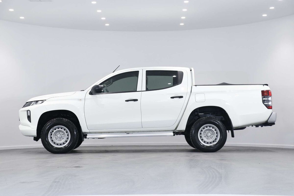 2021 Mitsubishi Triton GLX MR 4X4