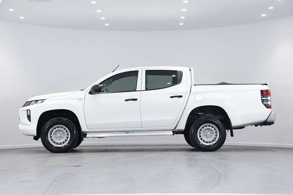 2021 Mitsubishi Triton GLX MR 4X4