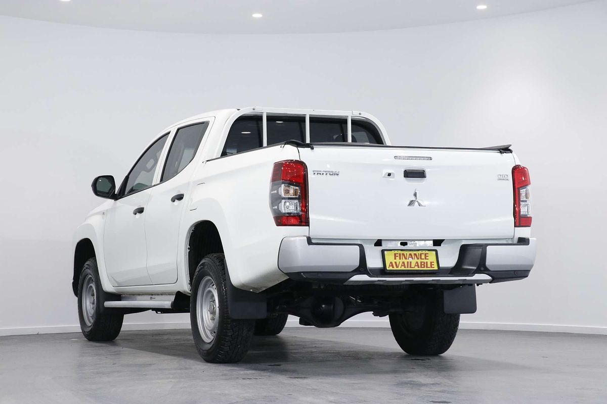 2021 Mitsubishi Triton GLX MR 4X4