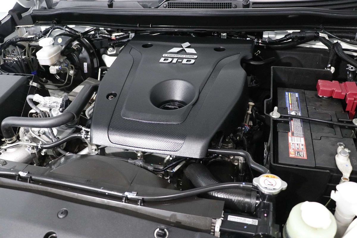2021 Mitsubishi Triton GLX MR 4X4