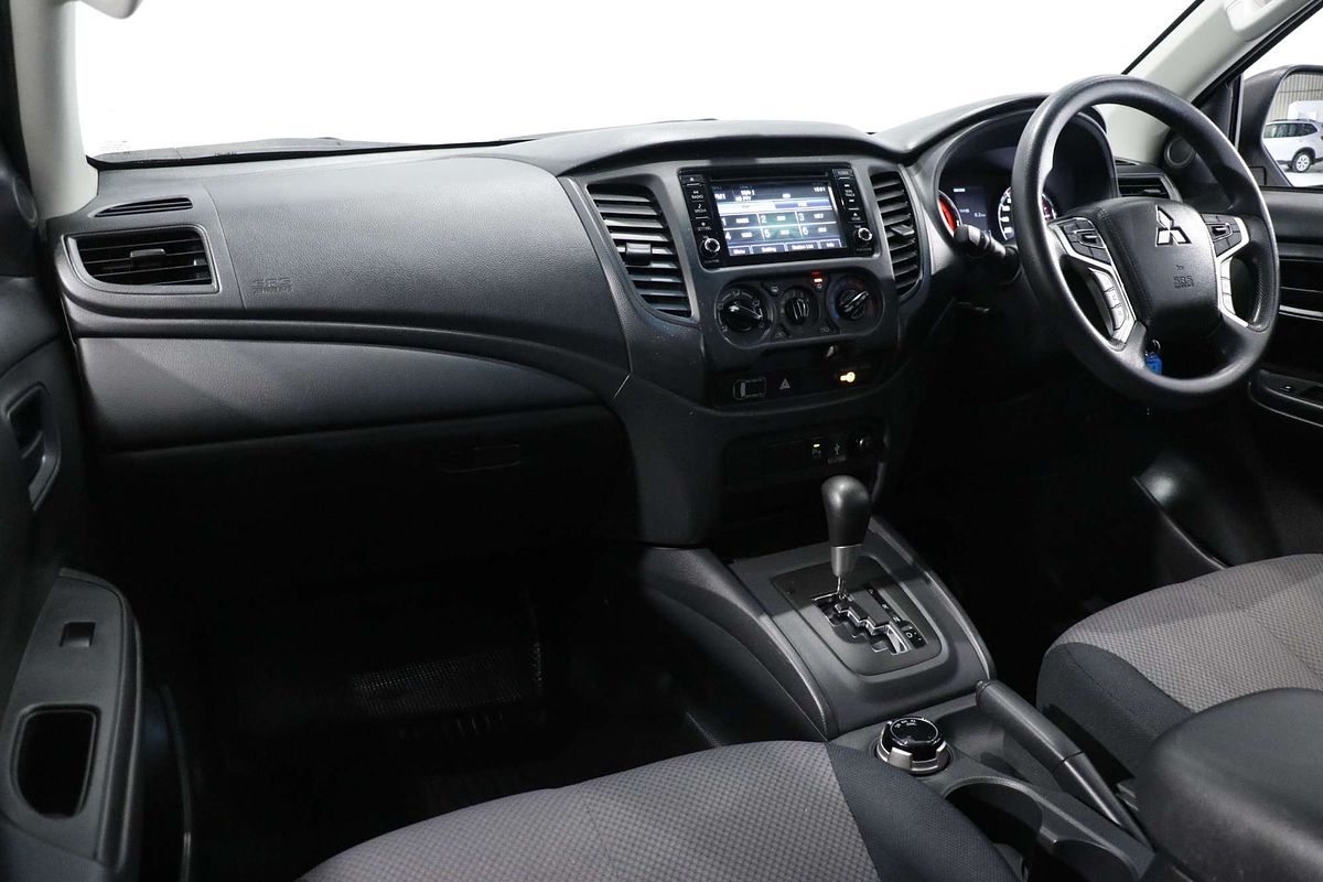 2021 Mitsubishi Triton GLX MR 4X4