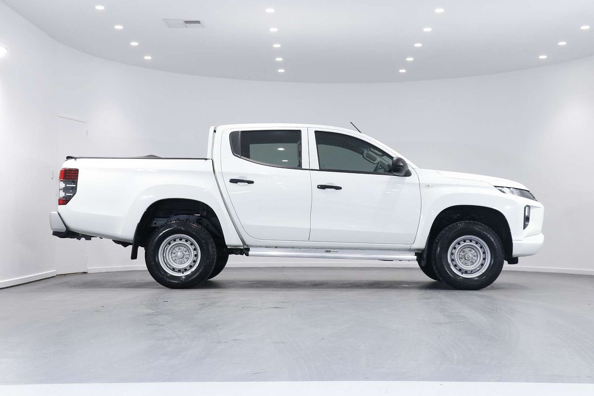 2021 Mitsubishi Triton GLX MR 4X4