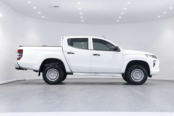2021 Mitsubishi Triton GLX MR 4X4