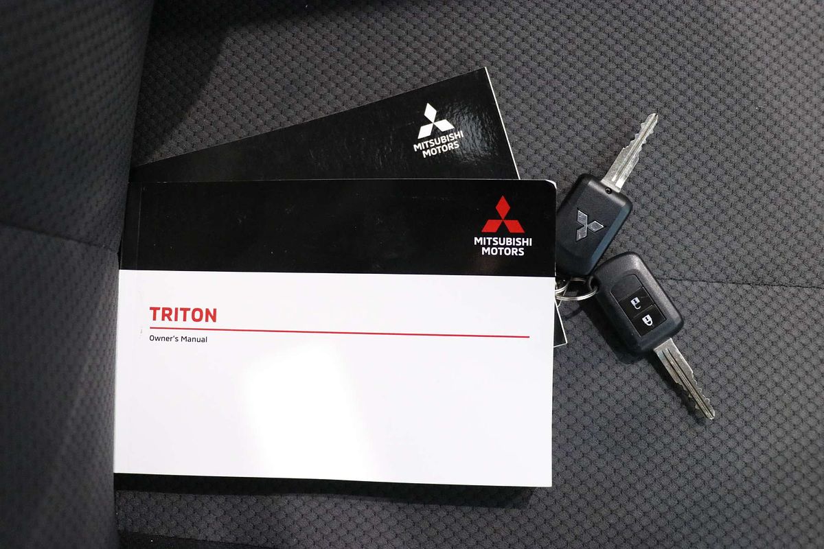 2021 Mitsubishi Triton GLX MR 4X4