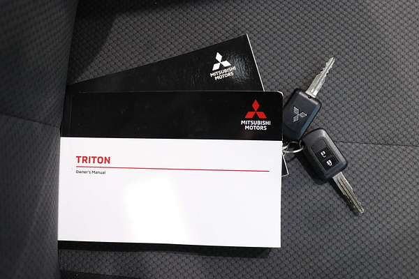 2021 Mitsubishi Triton GLX MR 4X4