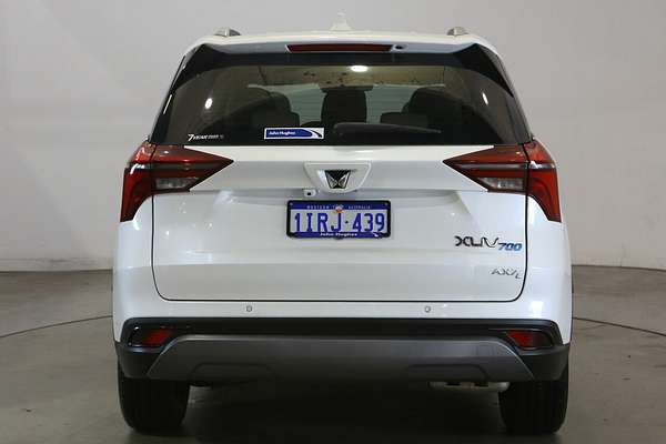 2024 Mahindra XUV700 AX7L Black Edition