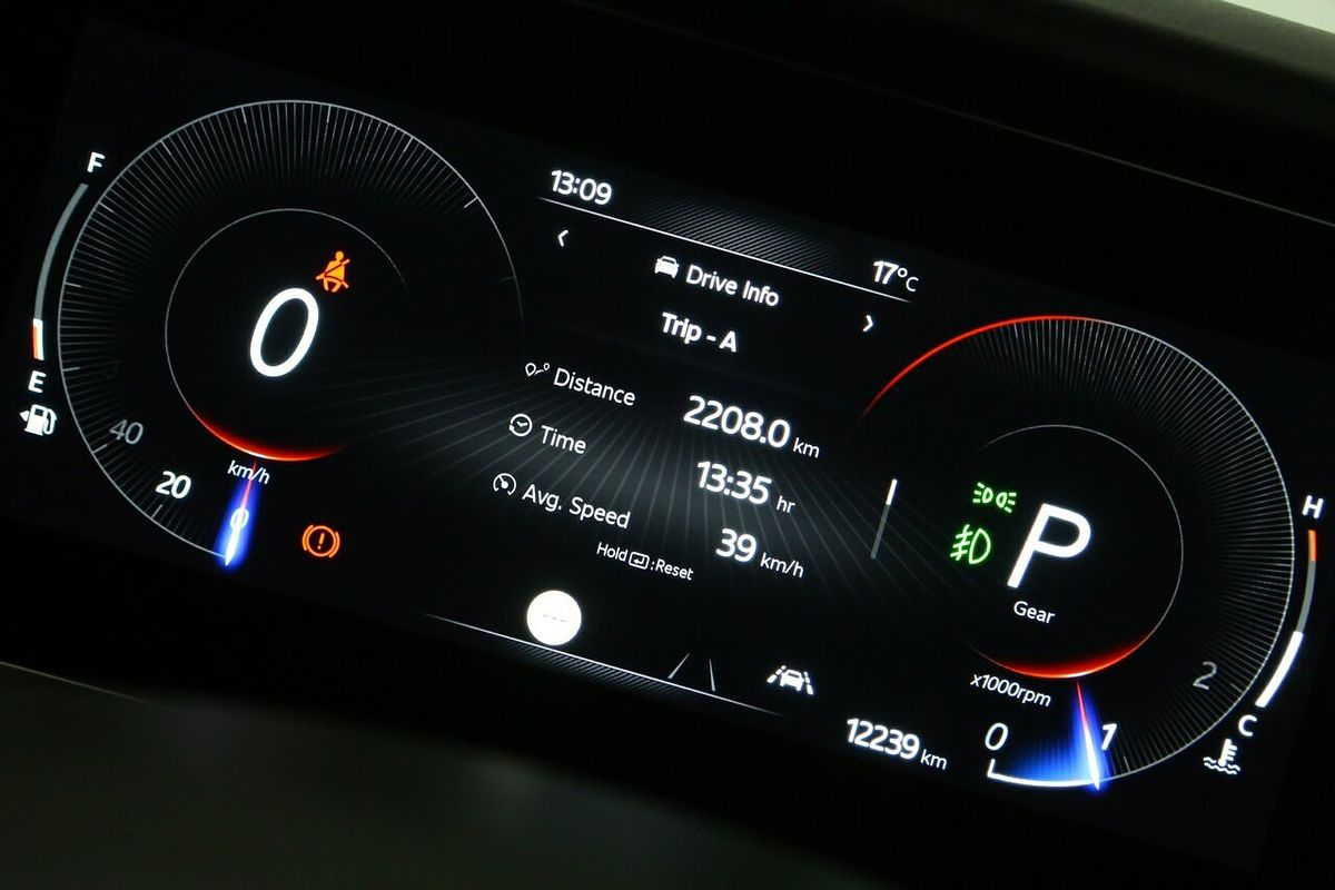 2024 Mahindra XUV700 AX7L Black Edition
