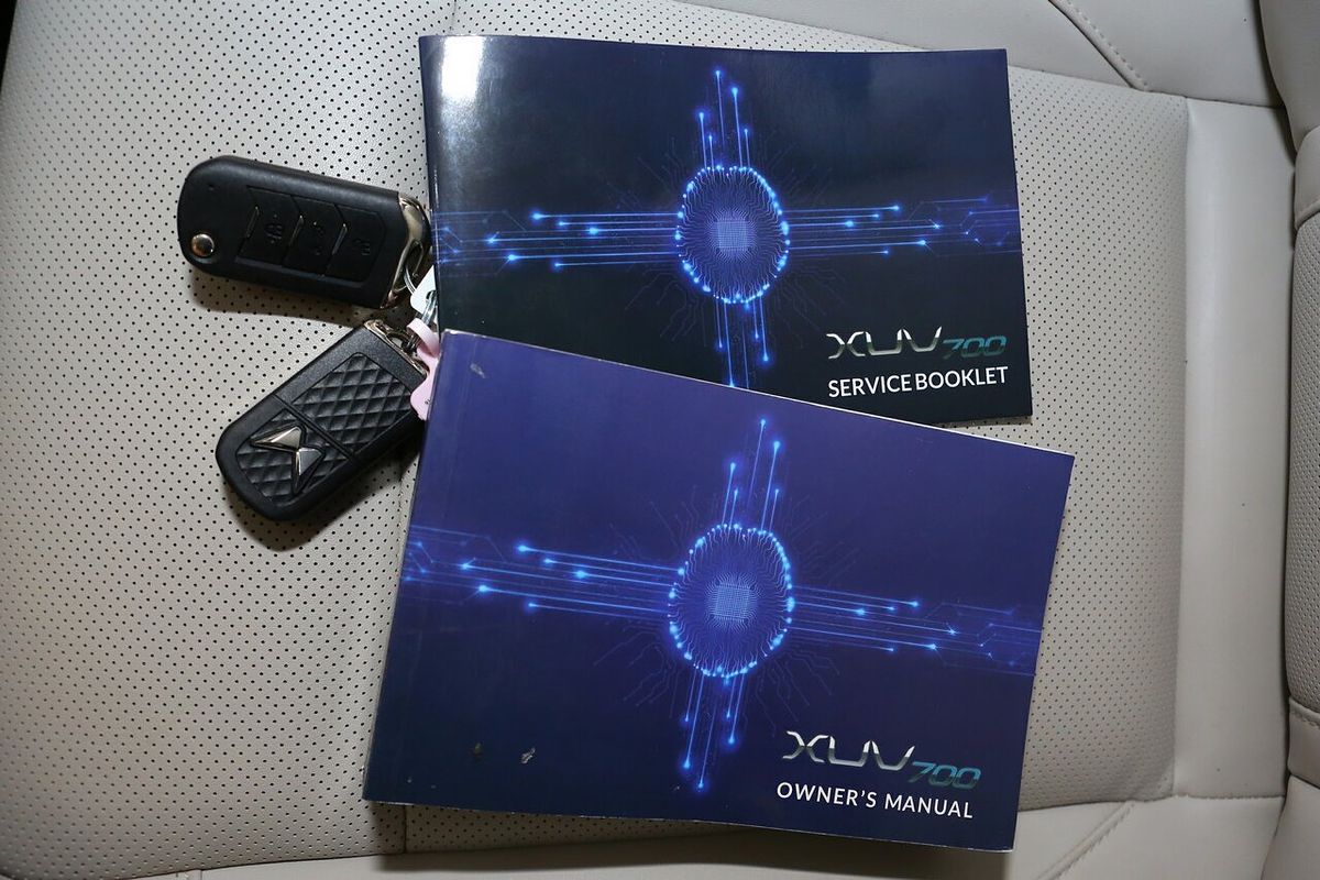 2024 Mahindra XUV700 AX7L Black Edition