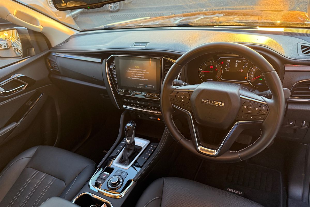 2024 Isuzu MU-X LS-T
