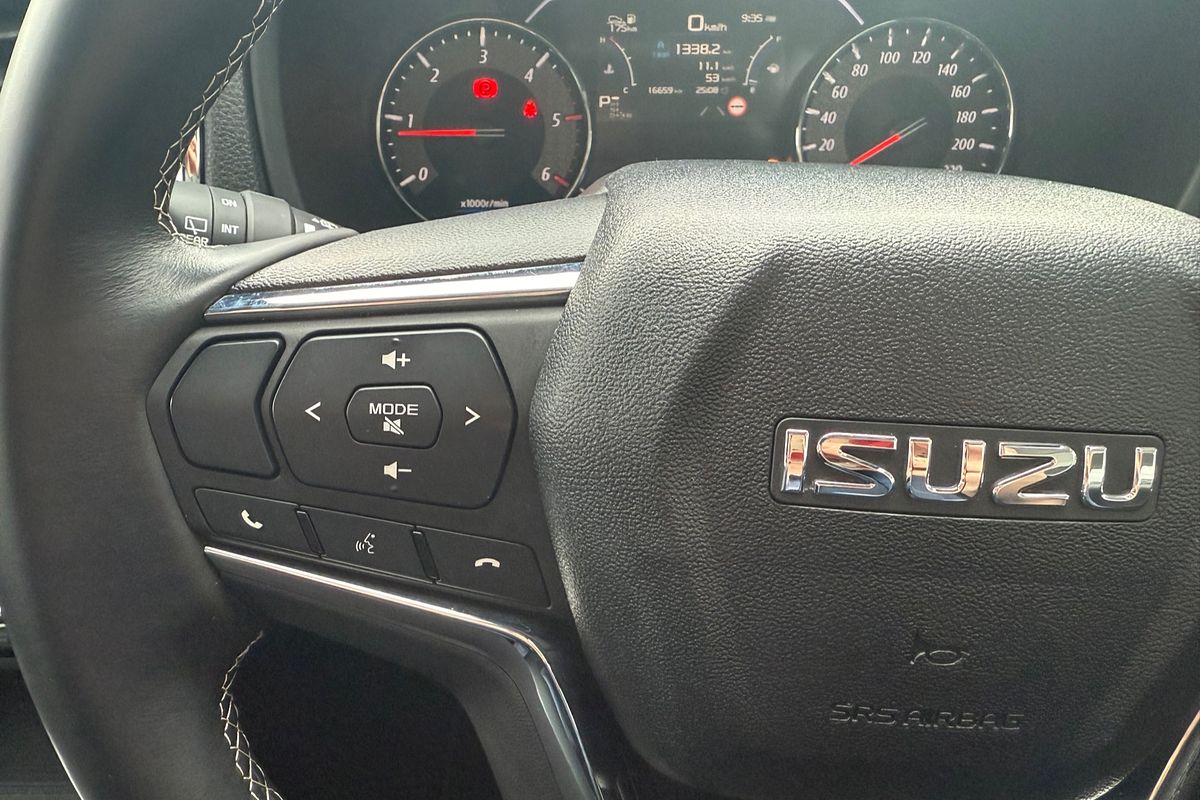 2024 Isuzu MU-X LS-T