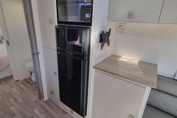 2023 Design RV Forerunner V10 Club