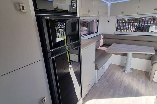2023 Design RV Forerunner V10 Club