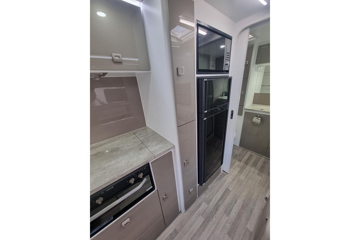 2023 Design RV Crx V5-3 Semi Off-Road