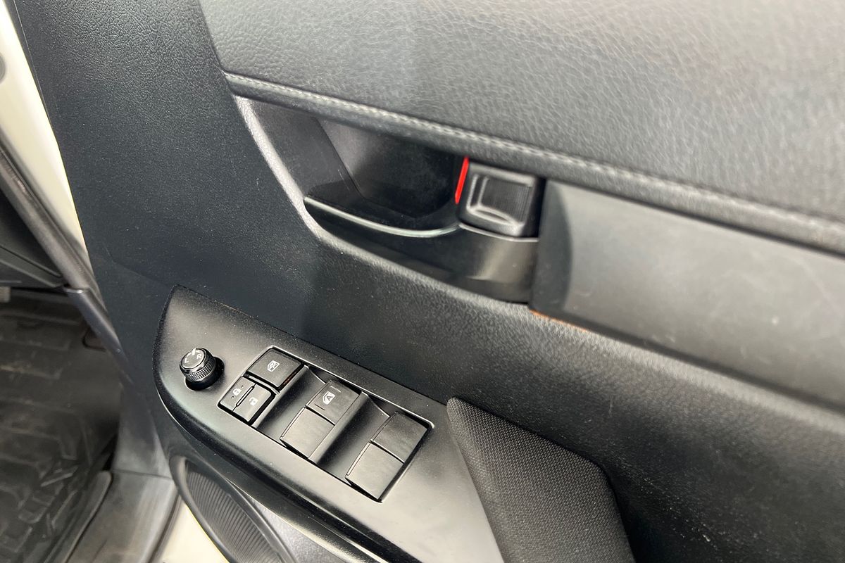 2020 Toyota Hilux SR GUN126R 4X4